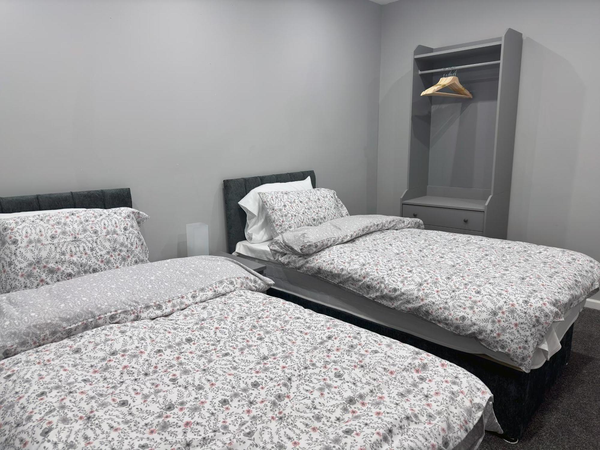 Modernised 4 Bedroom House Close To City Centre, Kep Stays 利兹 外观 照片